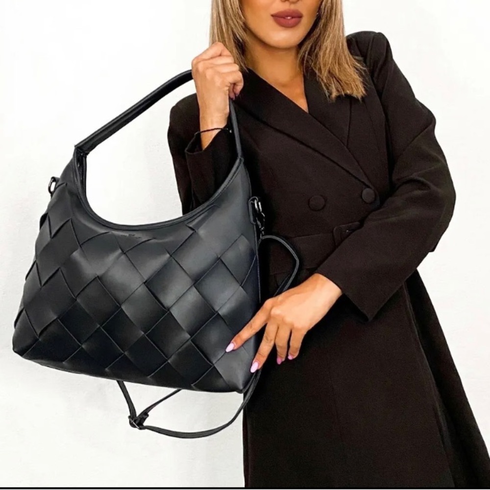 Black crossover handbag from next.co.uk